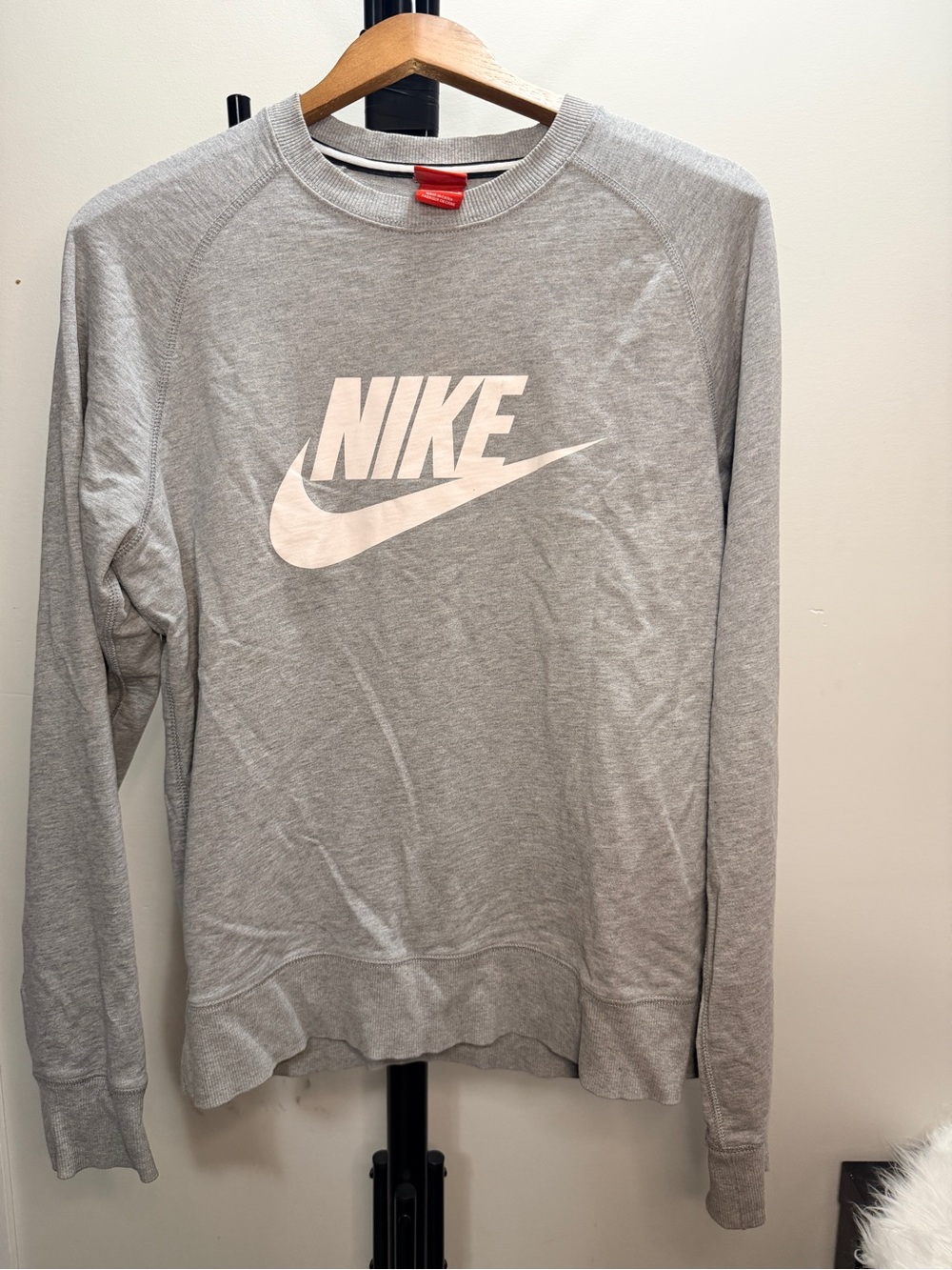 Nike Men’s Grey Logo Crewneck Sweatshirt Size M
